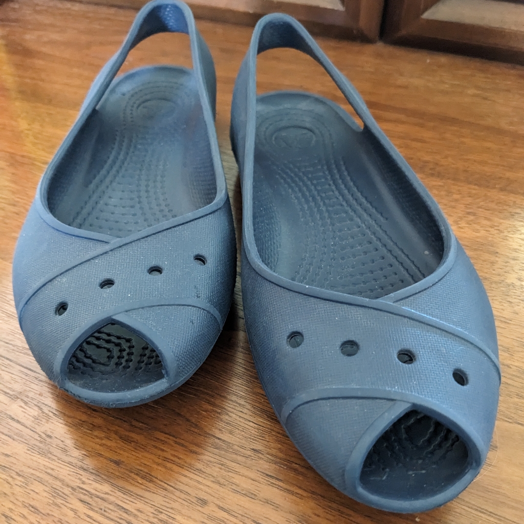 Women's Navy Fancy Open Toe Crocs Size 7